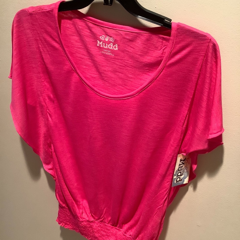 Ladies Mudd sleeves top.